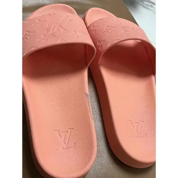 Louis Vuitton Slide Sandals - Stylish Coral - pearsons-glass  display picture 3